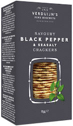 crackers met black pepper